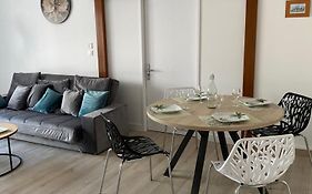 Calme et confort -chambre privée dans un appartement-courtes et longues durées